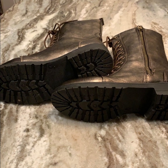 Boots - Picture 2 of 3